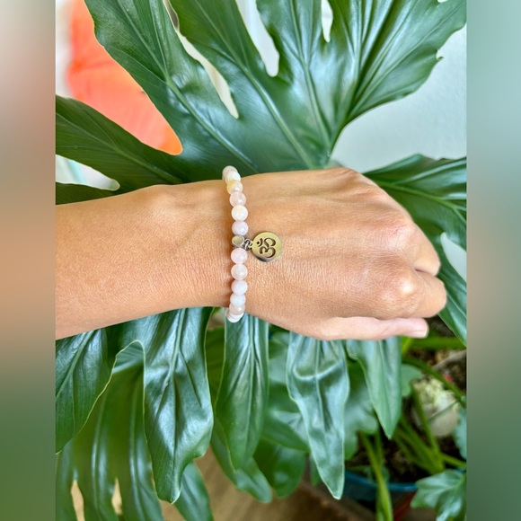 Rose Quartz ~ Aum bracelet - Picture 4 of 4